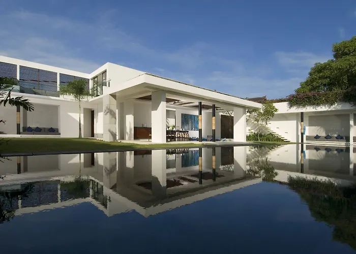 Villa Aqua